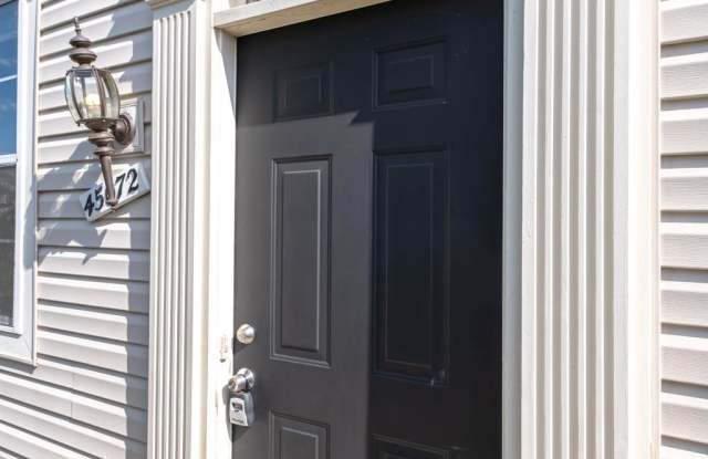 45072 UNIVERSITY DRIVE Gallery 2