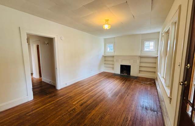 2 Bedroom 1 Bath Duplex Gallery 3