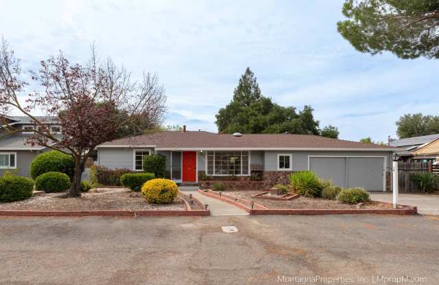 Single story house on large lot in epic Los Gatos Location with LG Schools! photos photos