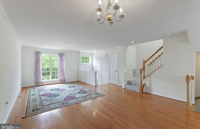 2209 BEAR VALLEY Terrace Gallery 4