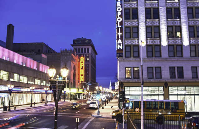 Metropolitan Artist Lofts - Affordable Housing Gallery 2