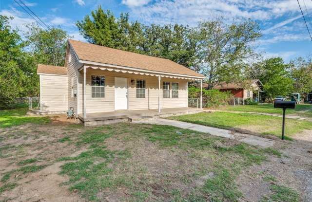 725 North Stephen Avenue - 725 North Stephen Avenue, Stephenville, TX 76401