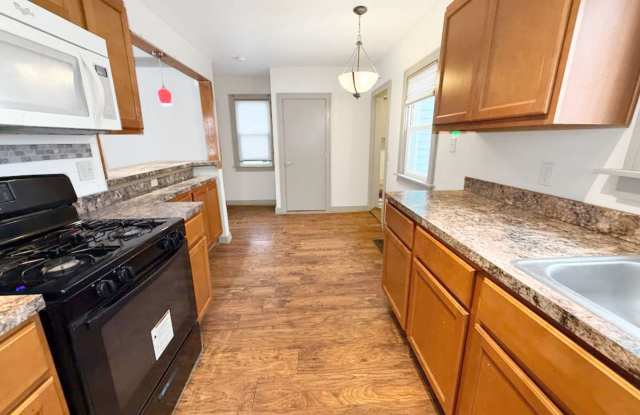 2 BED, 1 BATH BEAUTIFIL SINGLE-FAMILY HOME IN EUCLID! photos photos