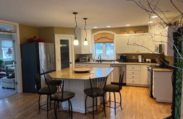1823 West Shore Dr Gallery 4