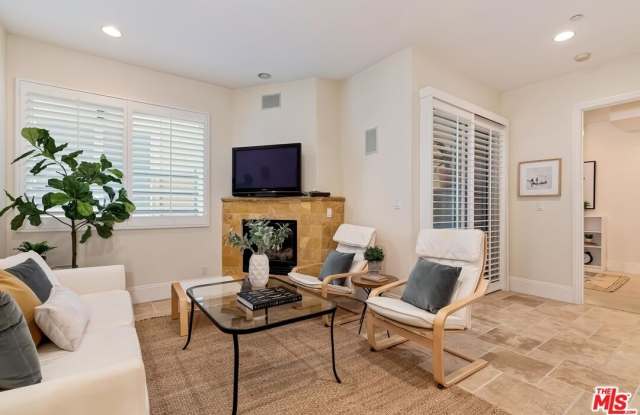 16123 W SUNSET BLVD photos photos