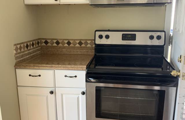 2810 Stratford Drive photos photos