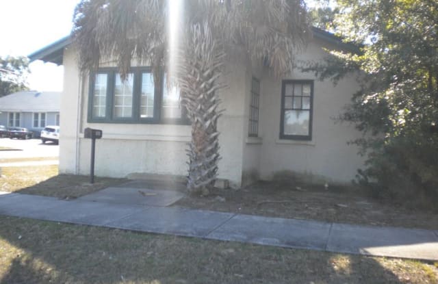 1601 W GARDEN ST - 1601 West Garden Street, Pensacola, FL 32502
