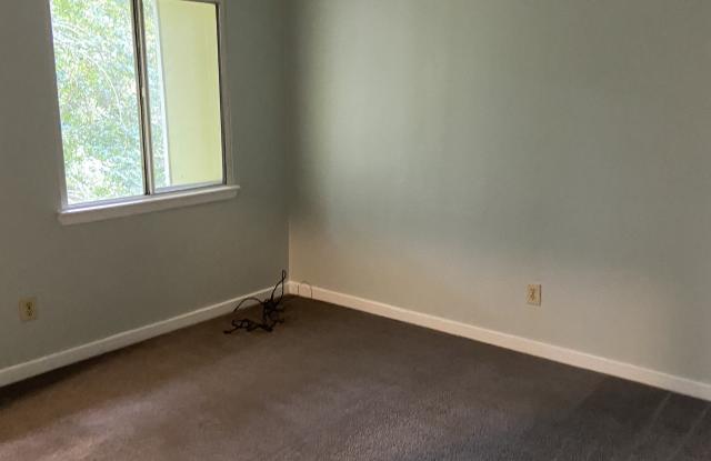 7104 Longstreet Dr Gallery 2