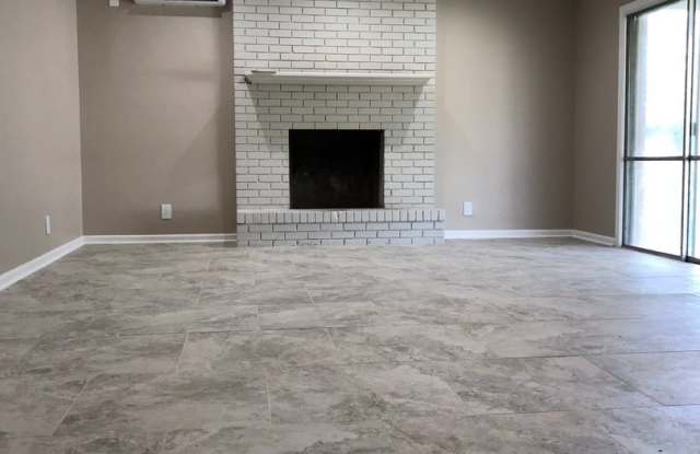 7210 Hickory Grove Gallery 4