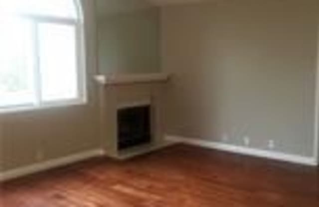 80 Gavilan Gallery 4