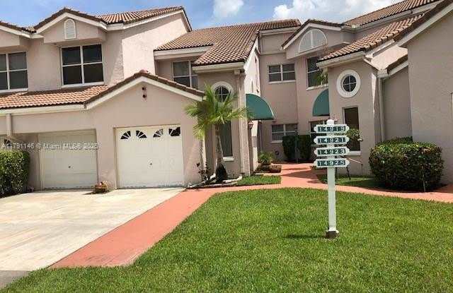 14923 SW 15th St photos photos