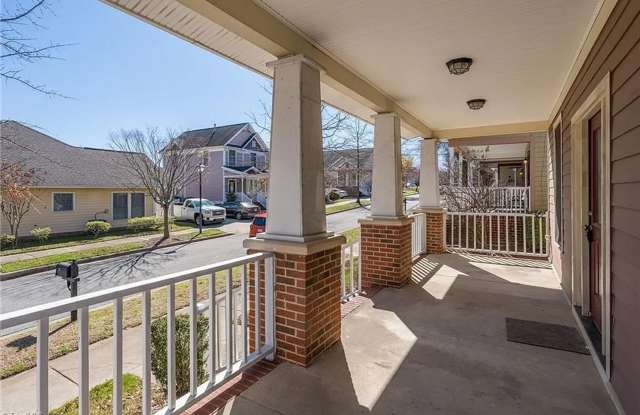Room in 4 Bedroom Home at Integrity Oaks Dr photos photos