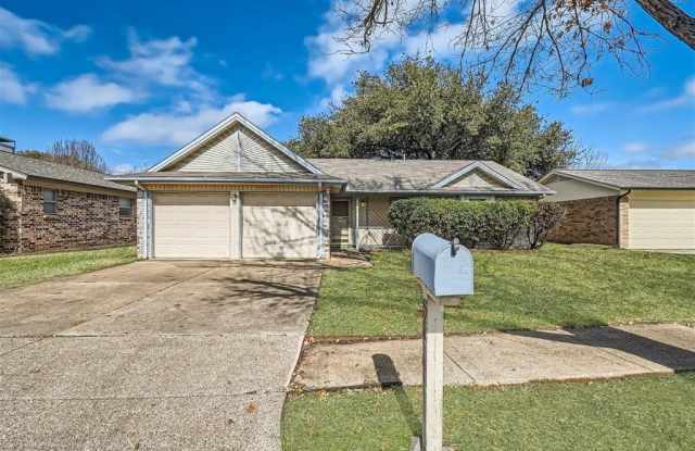 5917 Oak Hill Road - 5917 Oak Hill Road, Watauga, TX 76148