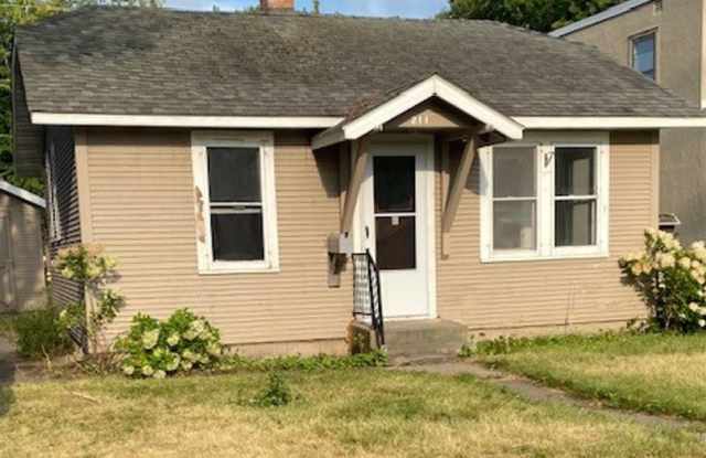 2 Bedrooms, 1 Bathrooms Single Family Home in Brainerd, MN w/single car garage photos photos