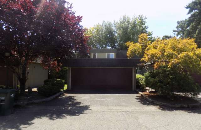 Winter Special-$500 Off-Spacious Three Bedroom, One  half Bathroom Townhouse Condo! photos photos