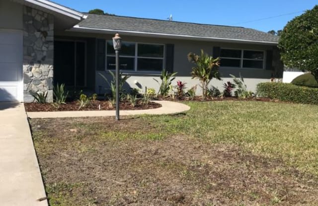 2130 Mangrum Dr - 2130 Mangrum Drive, Dunedin, FL 34698
