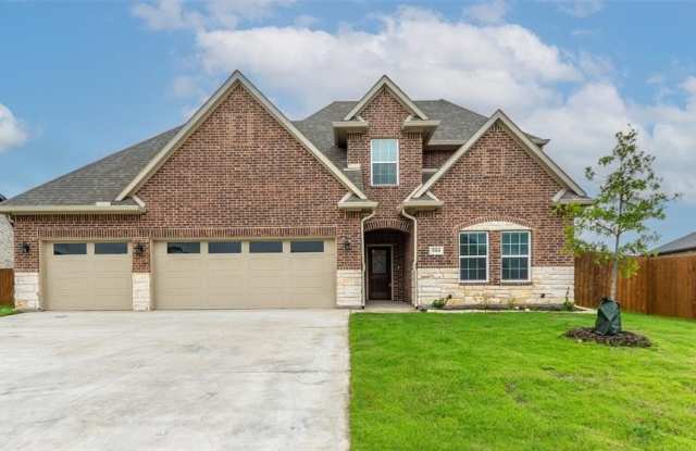 504 Ellis Place Drive - 504 Ellis Place Drive, Greenville, TX 75402