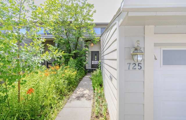 725 Peninsula Ct Court - 725 Peninsula Court, Ann Arbor, MI 48105