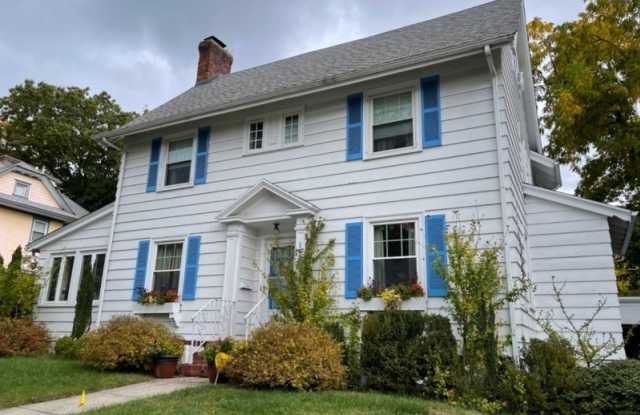 160 Chestnut St - 160 Chestnut Street, Montclair, NJ 07042