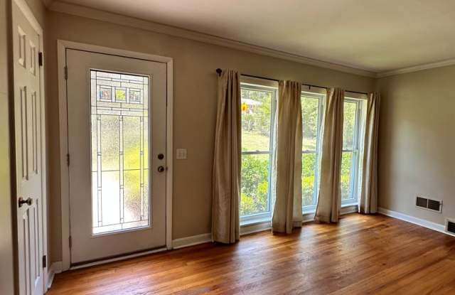 Exclusively Offered By Muse Realty, LLC Gallery 4