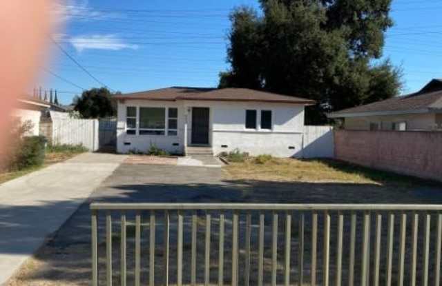 5822 N Vista Street Gallery 2