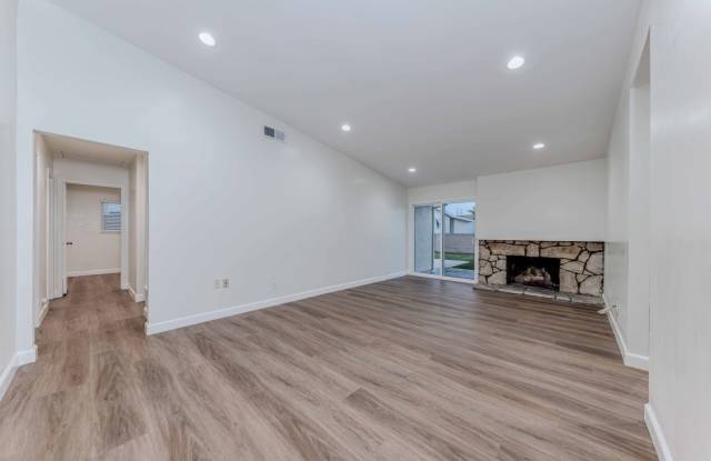 Newly Renovated 4 Bedroom Home in Huntington Beach Gallery 3
