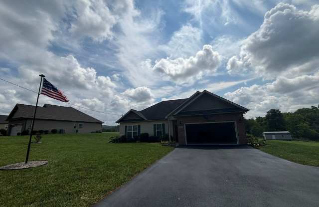 Charming 3 bedroom/2 Bath home in Jonesborough, TN, with screened-in back porch and room for a garden, $2800 photos photos