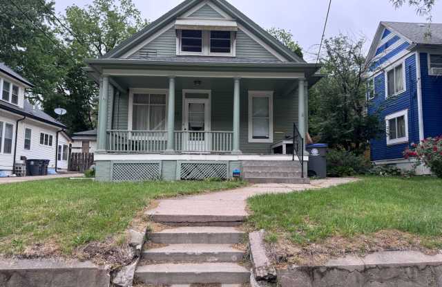 Charming Updated 4 Bedroom in East Council Bluffs photos photos