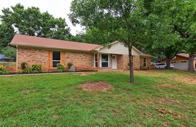 617 S Parkridge Drive - 617 S Parkridge Dr, Mansfield, TX 76063