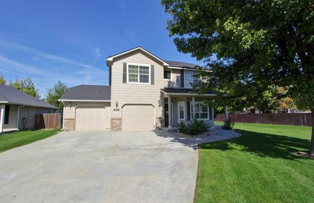 Spacious Home on Quiet Cul-de-Sac Gallery 1