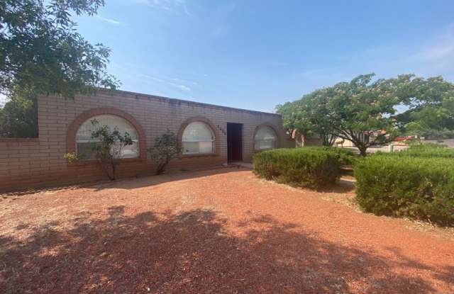 Very Nice 3 Bedroom 2 bath home available now! photos photos