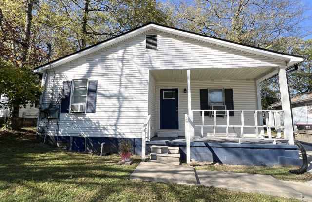 Single-Family Home Downtown--No Breed Restrictions! photos photos