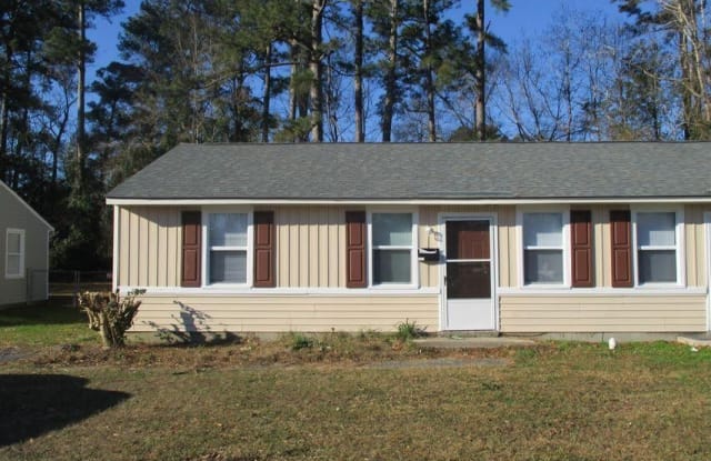 1221 Davis Street - 1221 Davis Street, Jacksonville, NC 28540