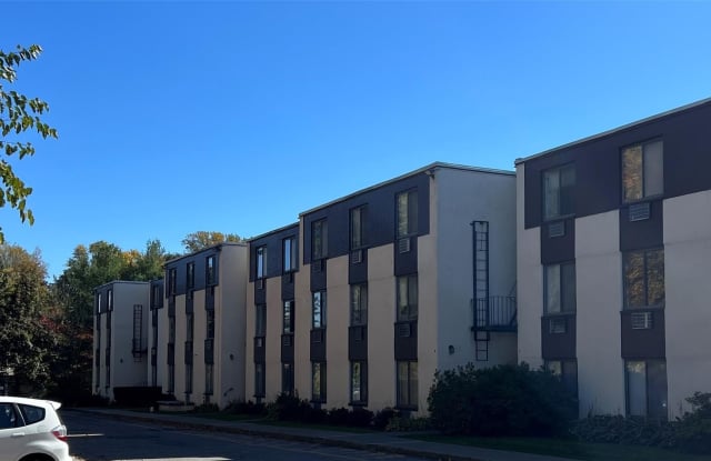 149 E Lake Boulevard Gallery 1