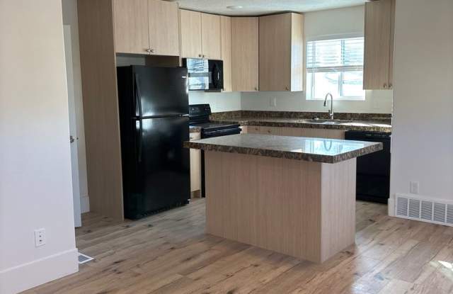 Pet Friendly Townhome - 412 Cheyenne Drive, Evanston, WY 82930 Pet Friendly Townhome - 412 Cheyenne Drive, Evanston, WY 82930