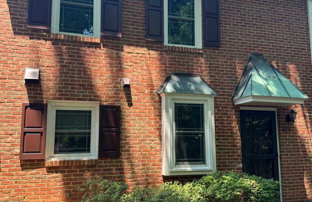 3 bedroom, 2.5 bathroom townhouse in Stonebridge. - 404 Herndon Drive, Winston-Salem, NC 27104