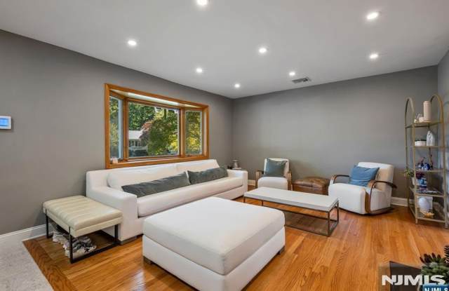 23 Spruce Place Gallery 3