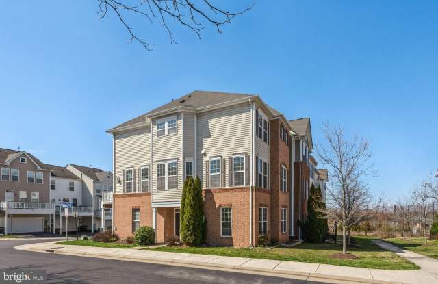 22652 GRAY FALCON SQUARE photos photos