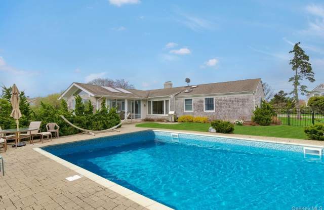 62 Bayfield Lane - 62 Bayfield Lane, Westhampton Beach, NY 11978