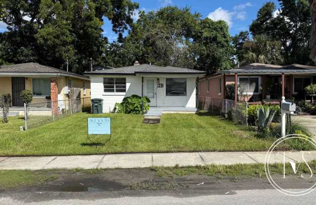 RATE DROP ALERT (was $1600/month)! photos photos