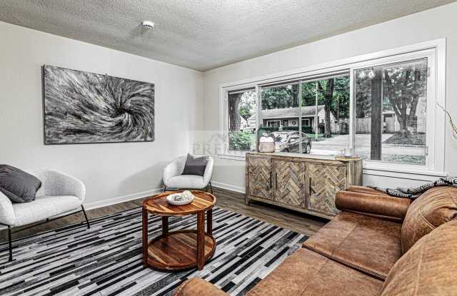 4 bedroom/ 3 bath-Beautiful Rehabbed home for rent - - Rent $3000 - 8340 Riggs Overland Park KS 66212 Gallery 4