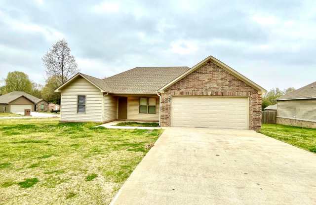 3 Bedroom / 2 Bath In Pocahontas Available Now! - 1223 Timber Pointe Circle, Randolph County, AR 72455