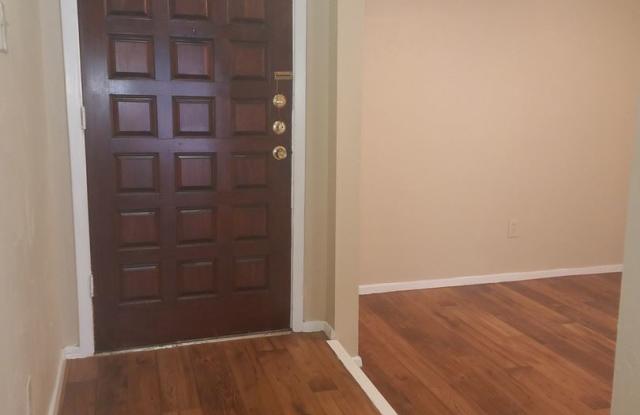 9915 Towne Brook Ln Gallery 2