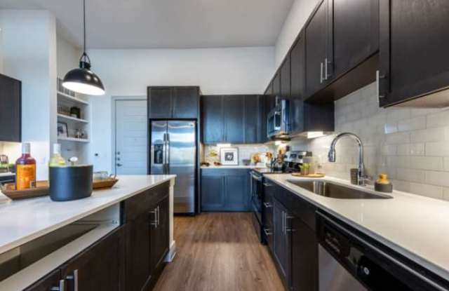 2543 Montopolis Dr Gallery 3