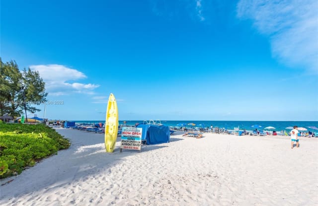 3204 SE 11th St - 3204 Southeast 11th Street, Pompano Beach, FL 33062