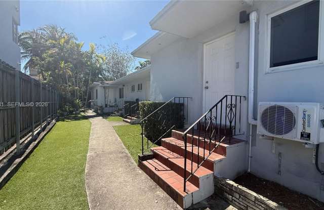 560 NE 67th St photos photos