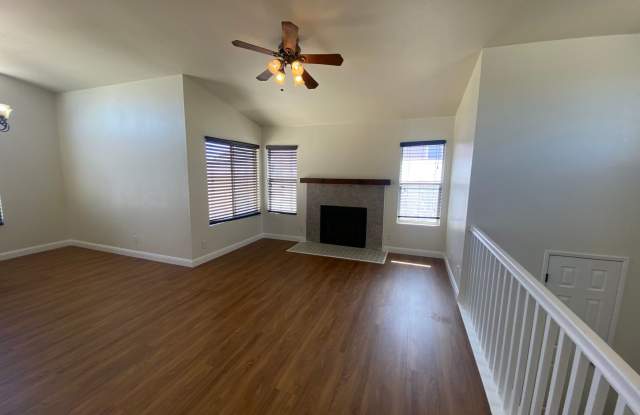 Newly renovated 4 bedroom Palmdale Gallery 4