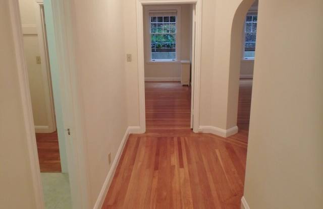 1945 Broadway Gallery 4