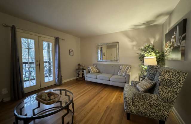 4504 Holly Street photos photos