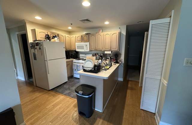 711 CLINTON ST photos photos